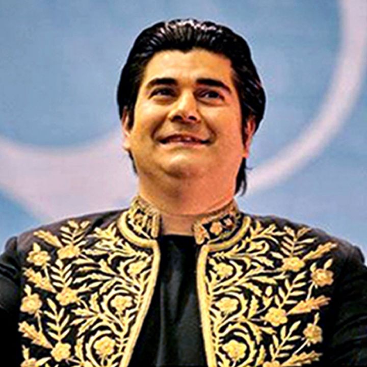 به مژگان سیه کردی هزاران رخنه در دینم 