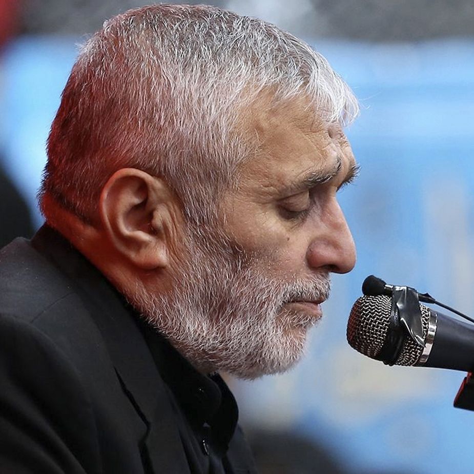 در سرش طرح معما می کرد