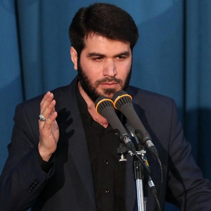 مَشَیْنَا صِغاراً أبا الأكبرْ