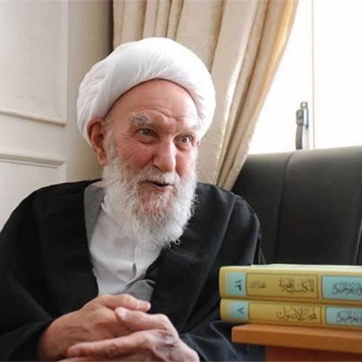 امام لحظه ای از ما غافل نیست